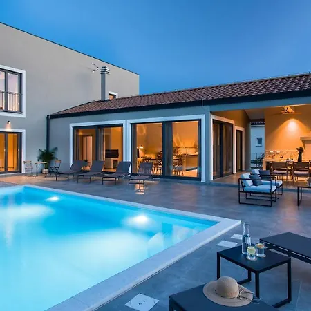 & Jardin - Luxury With Swimming Pool * Vrh (Krk)