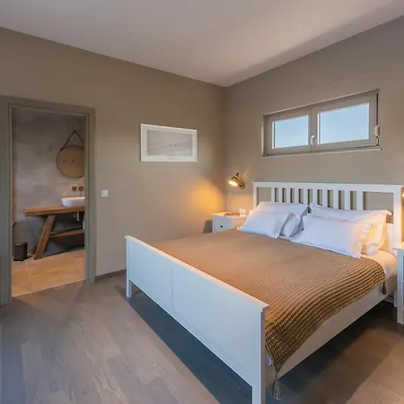 & Jardin - Luxury With Swimming Pool Villa Vrh (Krk)